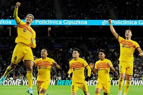 Barcelona nhọc nhằn vượt Sociedad, Girona tái chiếm ngôi đầu