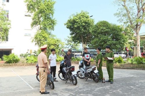 Khởi tố 2 thiếu niên tấn công CSGT ở Phú Thọ