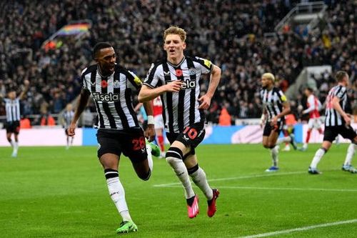 Arsenal thua Newcastle bởi bàn thắng gây tranh cãi