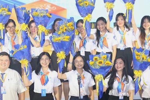 Nỗ lực trở thành công dân toàn cầu, tự tin ra biển lớn