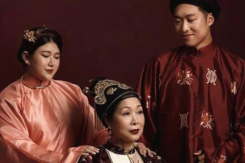 NSND Hồng Vân rủ 2 con làm điều đặc biệt