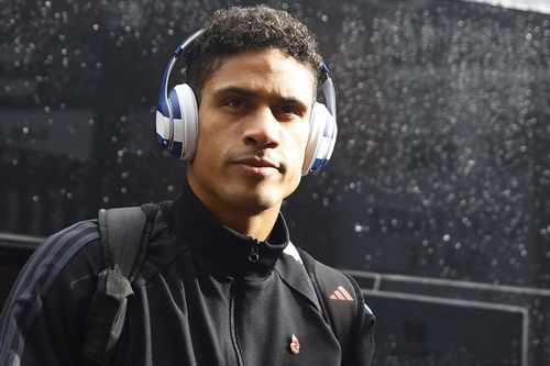 MU bán Varane, Real Madrid bác bỏ ký Mbappe