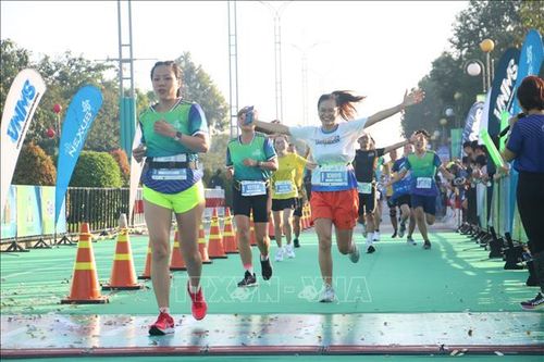 6.000 vận động viên tham gia Giải chạy Bepharco Bến Tre Marathon 2023