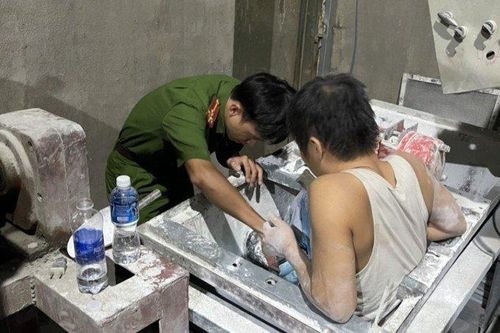 Đồng Nai: Kịp thời cứu một công nhân kẹt chân trong máy trộn xi măng