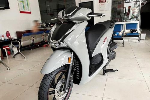2 mẫu xe máy Honda giảm giá tới 20 triệu đồng: Khách Việt 'gọi tên' Winner X và SH