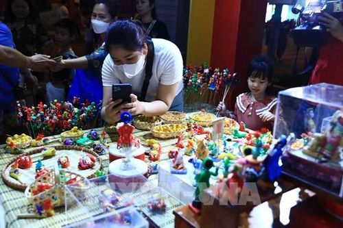 Lễ hội Quà tặng Du lịch Hà Nội 2023 thu hút trên 2 vạn lượt khách tham quan, mua sắm