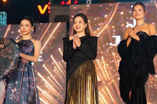 Màn trình diễn thời trang công sở thanh lịch của Juliette trong đêm Gala Mottainai 2023