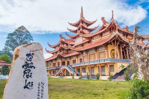 Yên bình tổ đình Phi Lai