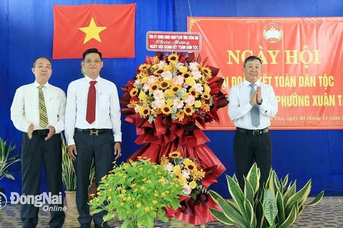 Phó bí thư Thường trực Tỉnh ủy Hồ Thanh Sơn dự Ngày hội Đại đoàn kết tại TP.Long Khánh