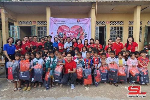 'Hành trình kết nối yêu thương'