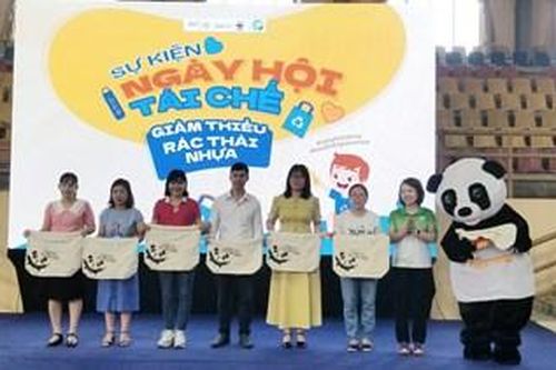 Học sinh 14 trường tiểu học tham gia Ngày hội tái chế