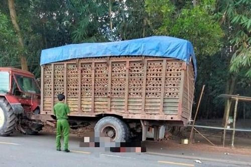 Hai xe máy va chạm làm người đàn ông ngã vào gầm xe máy cày, tử vong tại chỗ