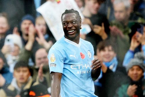Doku làm lu mờ Haaland, Man City thắng đậm Bournemouth