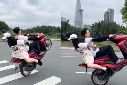 Nam thanh niên chở cô gái bốc đầu xe máy gây bức xúc