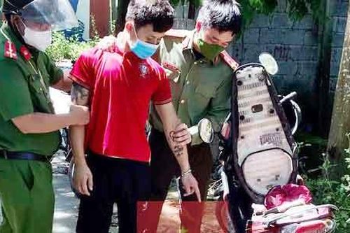 Bắt giữ đối tượng tàng trữ ma túy, phát hiện chiếc xe máy không chính chủ