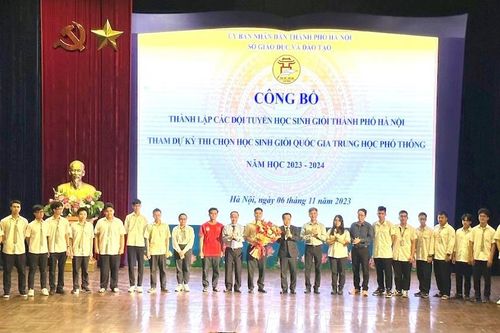 Hà Nội: Ra mắt đội tuyển dự thi học sinh giỏi quốc gia trung học phổ thông