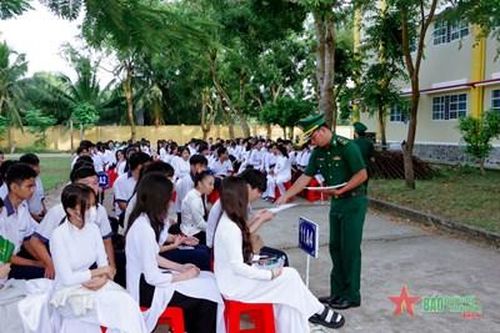 Tuyên truyền Luật Biên phòng Việt Nam cho học sinh khu vực biên giới tỉnh Sóc Trăng