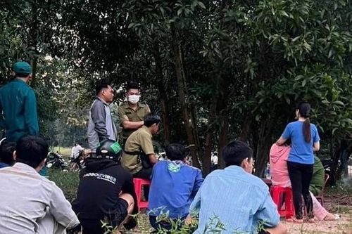 Nam thanh niên đến bãi đất trống livestream cảnh mình treo cổ tự tử