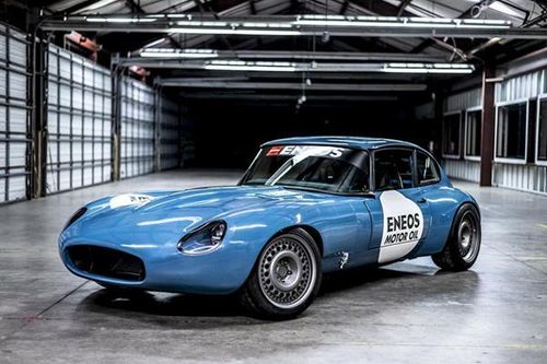 Jaguar E-Type độ '4 trong 1' kèm động cơ Toyota Supra siêu độc