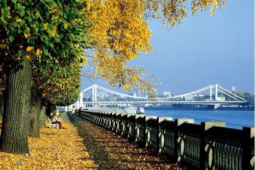 Mùa thu lá vàng qua ống kính nhiếp ảnh gia Liên Xô