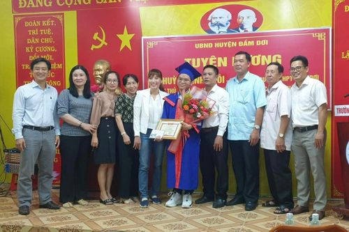 Từ trường huyện đến thủ khoa cấp tỉnh