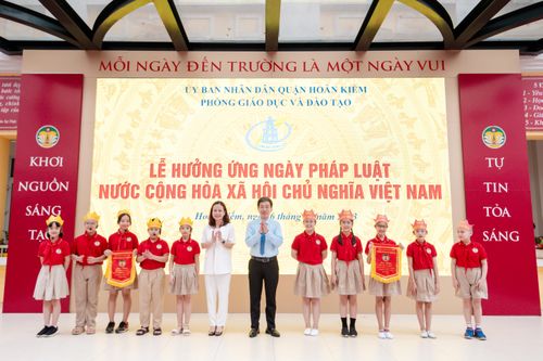 Học sinh Thủ đô đóng tiểu phẩm tuyên truyền về pháp luật