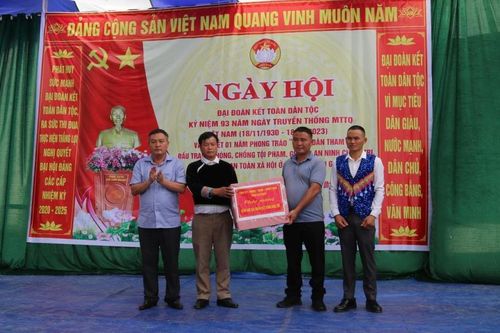 Tưng bừng Ngày hội đại đoàn kết toàn dân tộc trên biên giới Dào San