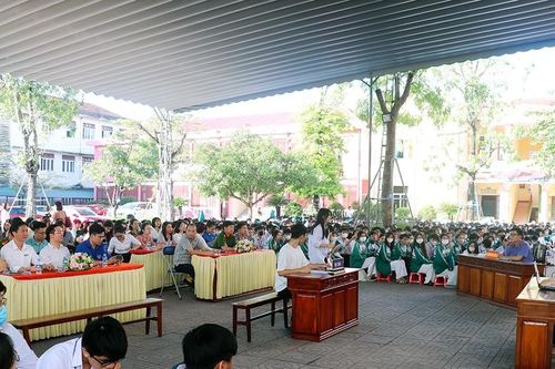 Nhiều trường học ở Hà Tĩnh tuyên truyền phổ biến pháp luật qua phiên tòa giả định