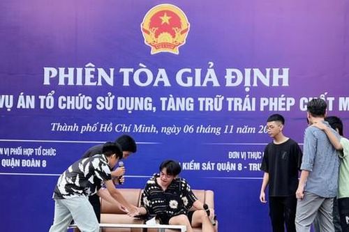 Bất ngờ với những phiên tòa diễn ra trong trường học ở TPHCM