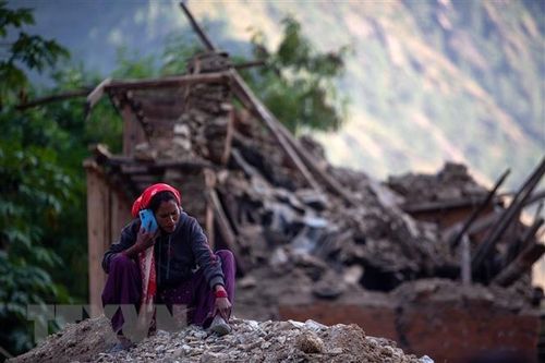 Nepal lại xảy ra động đất, nhiều tòa nhà ở New Delhi cũng bị rung lắc