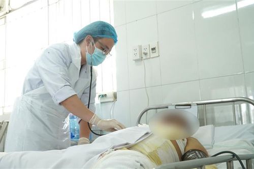 Bệnh viện Chợ Rẫy tiếp nhận ba nạn nhân bị bỏng điện khi đi câu cá
