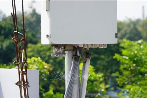 Những công trình cột ăng ten bị 'bỏ quên' gây nguy hiểm cho người dân