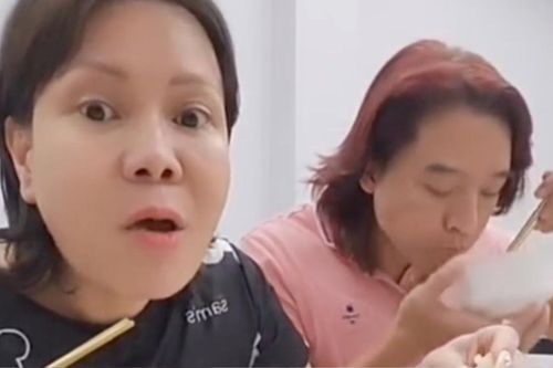 Việt Hương nổi đóa trên livestream, chuyện gì mà nhắc đến tên cả NS Hoài Linh?