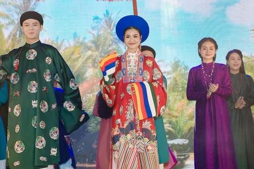 Sàn catwalk đặc biệt của Hoa hậu Môi trường Thế giới 2023