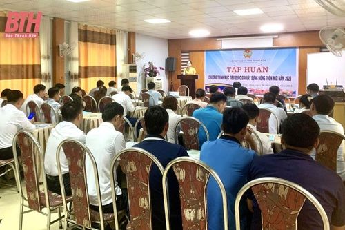 Tập huấn Chương trình mục tiêu Quốc gia xây dựng nông thôn mới cho cán bộ hội nông dân cấp xã