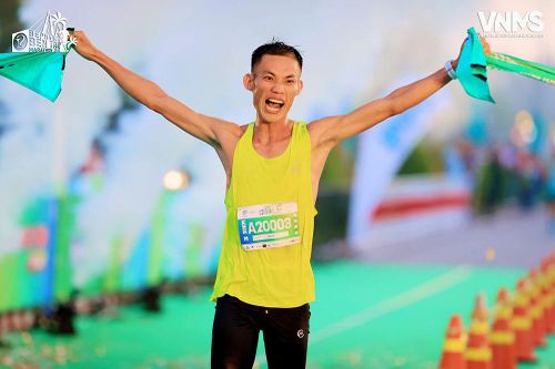 Hai vận động viên Đồng Nai về nhất cự ly Giải chạy Bepharco Bến Tre Marathon
