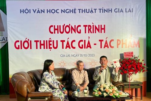 Ghi dấu 'cuộc chơi' với con chữ