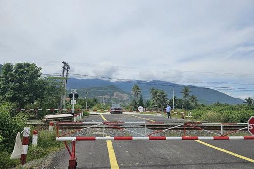 Việc rào đóng đường vận chuyển ở mỏ đá Hòn Giốc Mơ: Người dân đã đồng thuận mở lại đường