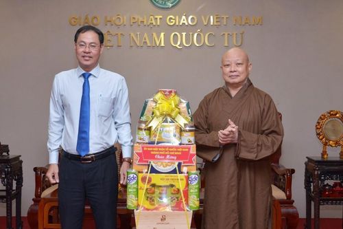 Lãnh đạo Ủy ban MTTQVN TP.HCM chúc mừng Kỷ niệm 42 năm ngày thành lập GHPGVN