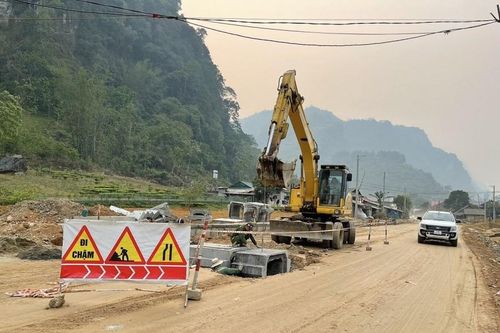Sớm hoàn chỉnh mạng lưới giao thông khu vực miền núi phía Bắc