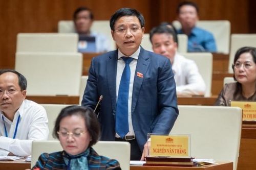 Bộ trưởng Nguyễn Văn Thắng: Nguồn lực có hạn, đầu tư hoàn chỉnh đường cao tốc khó khả thi