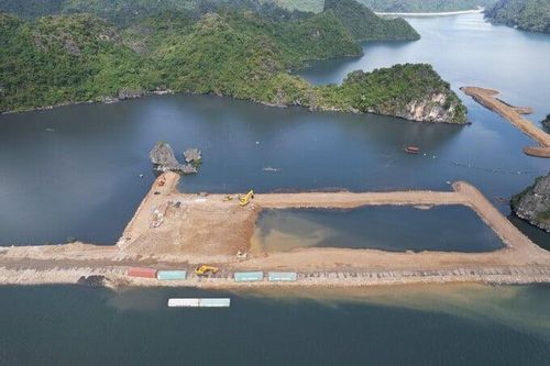 Quảng Ninh chỉ đạo tổng rà soát dự án quây núi đá vịnh Hạ Long làm 'hòn non bộ'