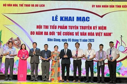 Hội thi tuyên truyền kỷ niệm 80 năm ra đời 'Đề cương về văn hóa Việt Nam' tại Kiên Giang