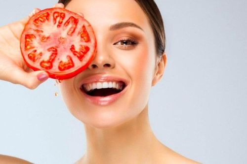 Đắp mặt nạ cà chua có tác dụng gì?