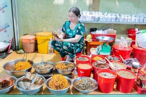 Khu chợ được ví như 'vương quốc mắm', bán đặc sản mùa nước nổi rẻ bèo