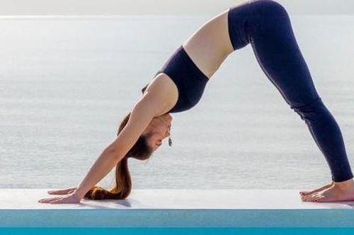 10 phút giãn cơ buổi sáng giúp cơ thể dẻo dai, linh hoạt