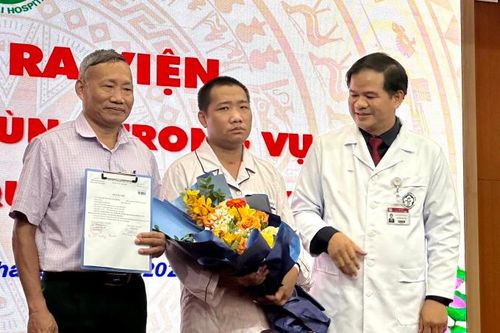 Sau 27 cuộc hội chẩn điều trị bất kể đêm ngày, nạn nhân nặng nhất vụ cháy chung cư mini hồi sinh, xuất viện