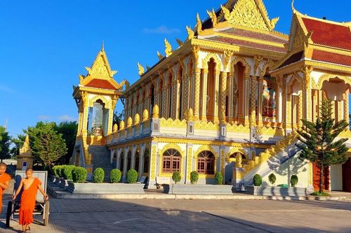 Về Sóc Trăng, chiêm ngưỡng ngôi chùa nguy nga với đầy ánh vàng