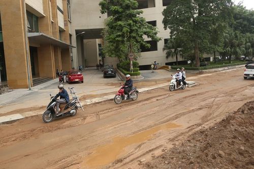 Thi công đường như kiểu 'đánh bẫy' người dân