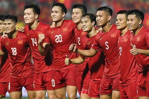 Trung vệ Việt Anh: 'Mục tiêu của đội tuyển Việt Nam là thắng Philippines'